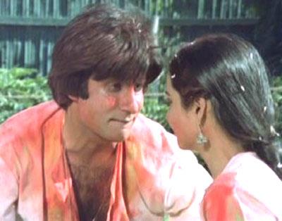 Amitabh Rekha in Holi song in Silsila